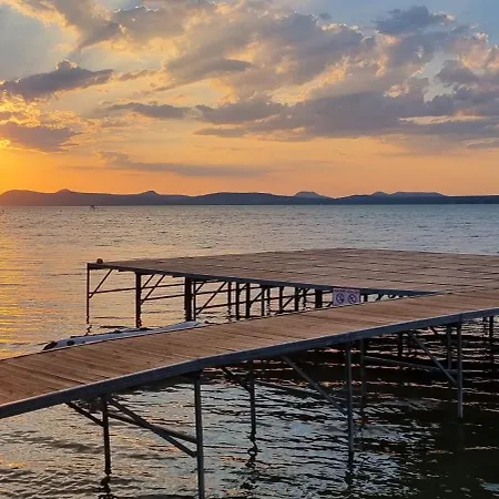 Platán With Lakeview Balatonboglár