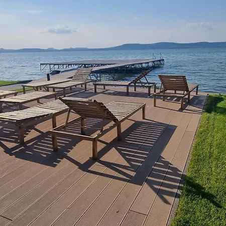 Platan With Lakeview Privat bolig